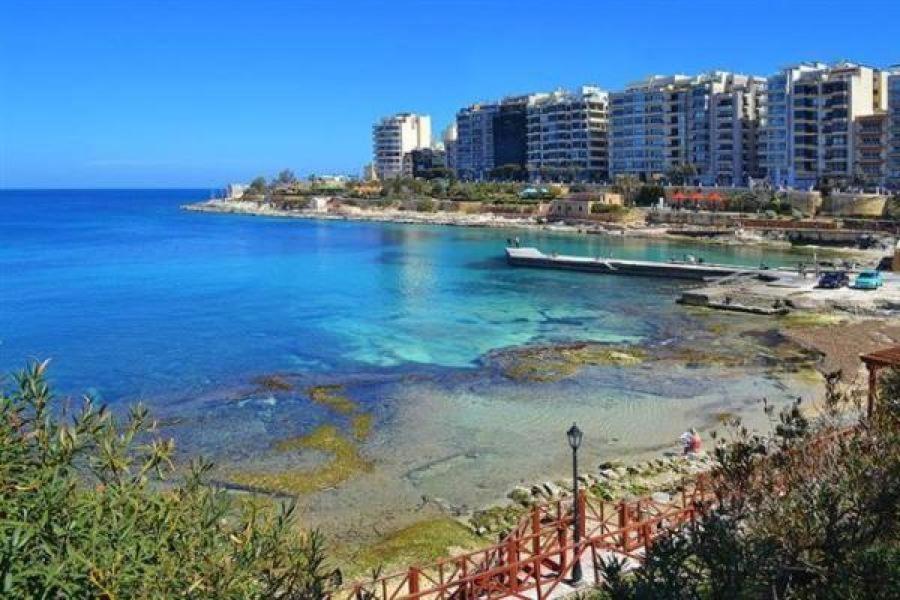 Splendid Seaside Retreat On Spinola Bay Apartment Saint Julian's Bagian luar foto