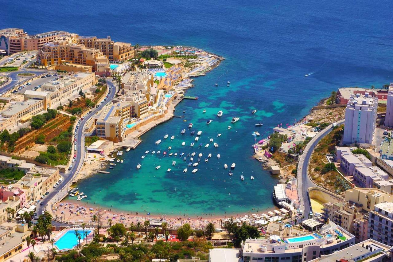 Splendid Seaside Retreat On Spinola Bay Apartment Saint Julian's Bagian luar foto